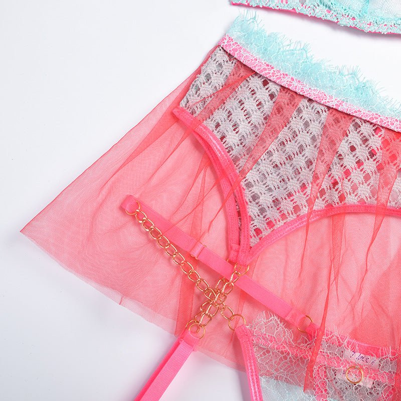 Contrasting Color Bra Set with Metal Chain Strap - Play Bunny